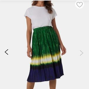 ⭐ Brand new NA-KD Tie-Dyed Pleated Midi Skirt- Size 40⭐